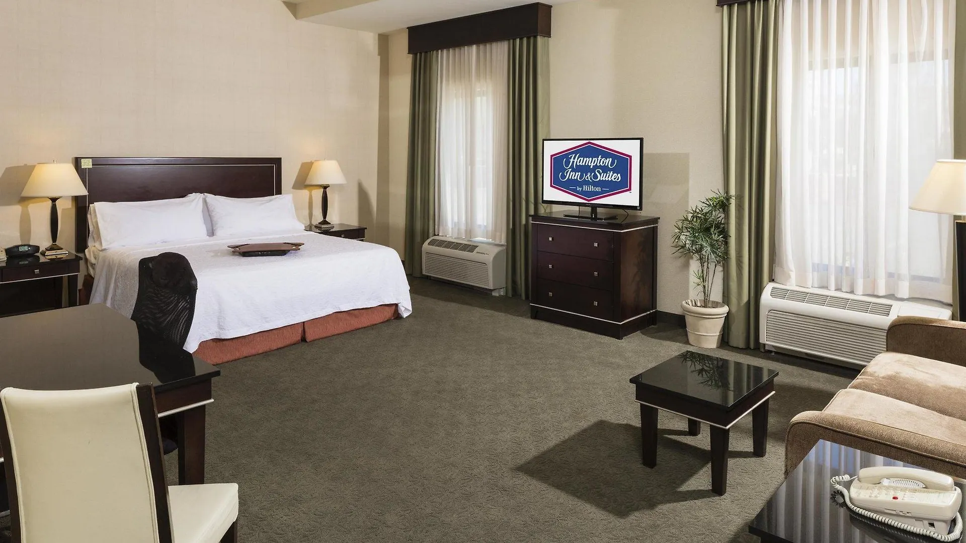 Hampton Inn & Suites Las Vegas South